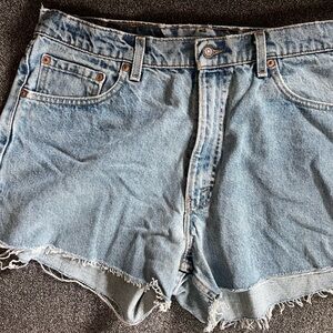Levi Cutoff Shorts